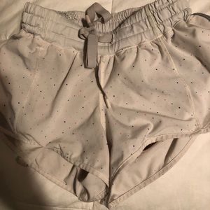 Lulu lemon Hotty Hot 2.5” Short